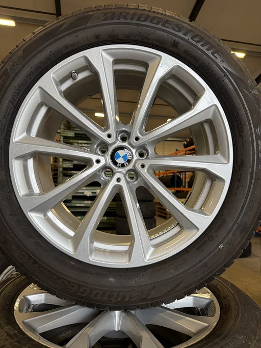 20" orig. BMW X7 G07 Styling 750 met winterbanden 6880688