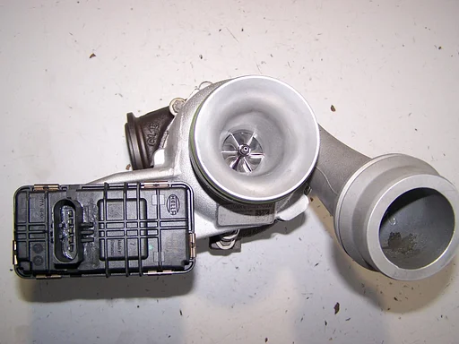 Turbo BMW 1.5 d 11658514267 114D 116D 11658514266 8514266