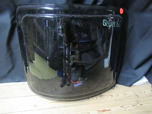 Te koop caravan raam nr223 plastoform 88,5x66cm