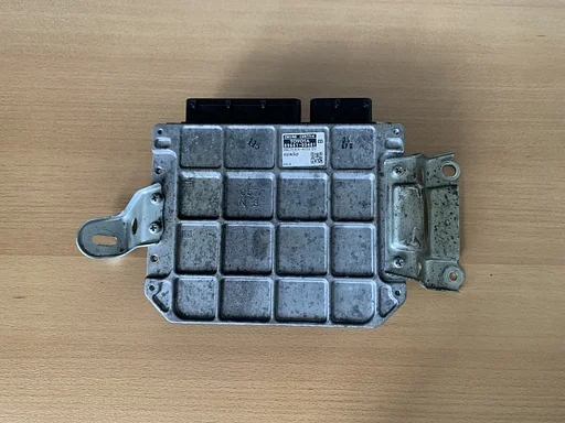 Computer motor Toyota Yaris II 1.3 Vvti 2SZFE 896610D401