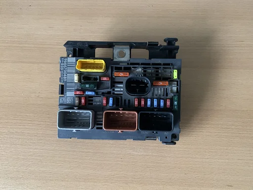 BSM zekeringkast peugeot partner citroen berlingo 9666700480