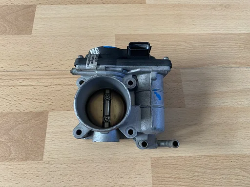 gasklephuis nissan note E11 1.6 16V bouwjaar 2006 tot 2012