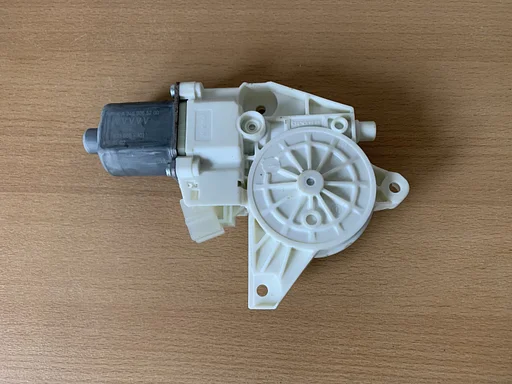 raammotor Rechts mercedes A /B klasse 2012 -2018 A2469065100