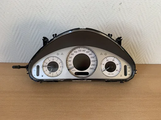 kilometerteller mercedes W211 E klasse diesel A2115402548