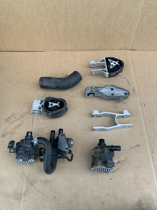 lynk &co 01 2021 - 2024 motorsteun / slang