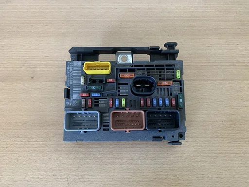 zekeringkast 9666700580 peugeot 308 expert / citroen jumpy