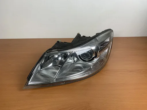 koplamp links skoda octavia 2009 tot 2012 xenon 1Z1941015G