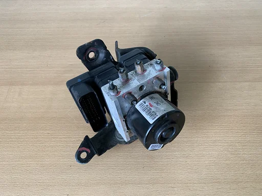 ABS pomp Suzuki swift 73K1 / 73K1BE2WD 2005 tot 2010