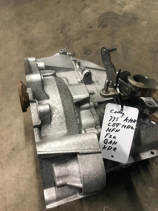 compleet gereviseerde versnellingsbak t.a.v. vw caddy 2.0 sdi bakcode jjs lbt hfn fzu qah kbq khh mbu  550,- euro ( + inruil oude bak ) e.v.t. versnellingsbak monteren aan de auto kost 175,- euro + 50,- euro versnellingsbak olie  mvg frank
