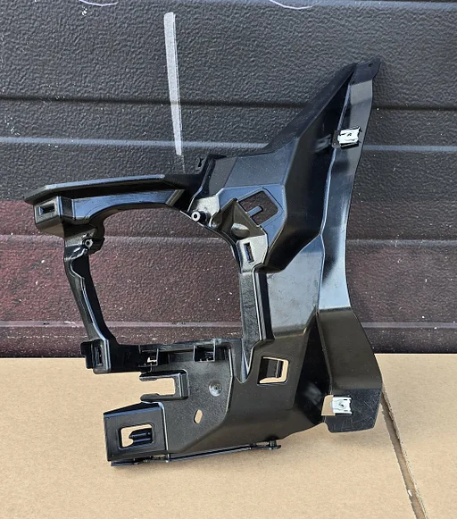 Bmw 1 serie F20 F21 LCI Houder Voorbumper 51117371739 LINKS