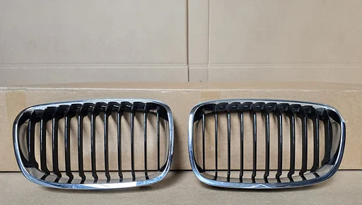BMW F20 F21 grill rooster 7239022 7239021 SET Links + Rechts