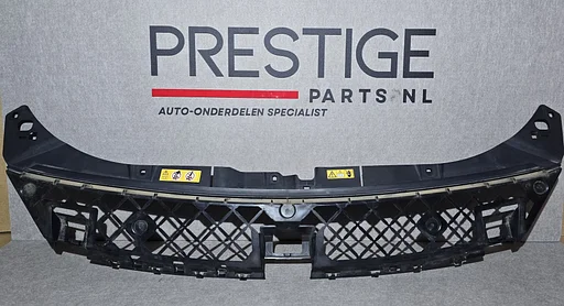 Mercedes A Klasse W177 AMG GRILLE BUMPER HOUDER A1778851300