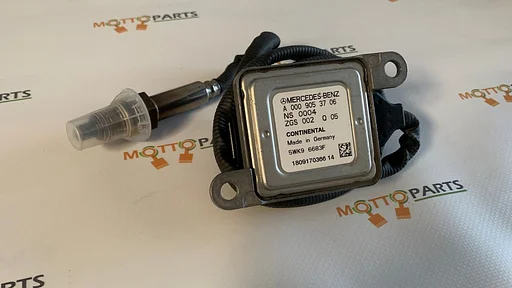 Mercedes-Benz NOx sensor A0009053706 - 5WK96683F ZGS002Q05