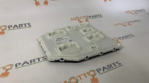 Mercedes-Benz ECU / SAM Module A2479008607