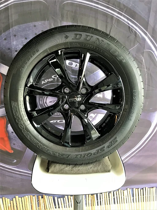 15 inch 4x100 Oxxo Velgen Nieuw + Zomer of Winterbanden (Gebruikt)