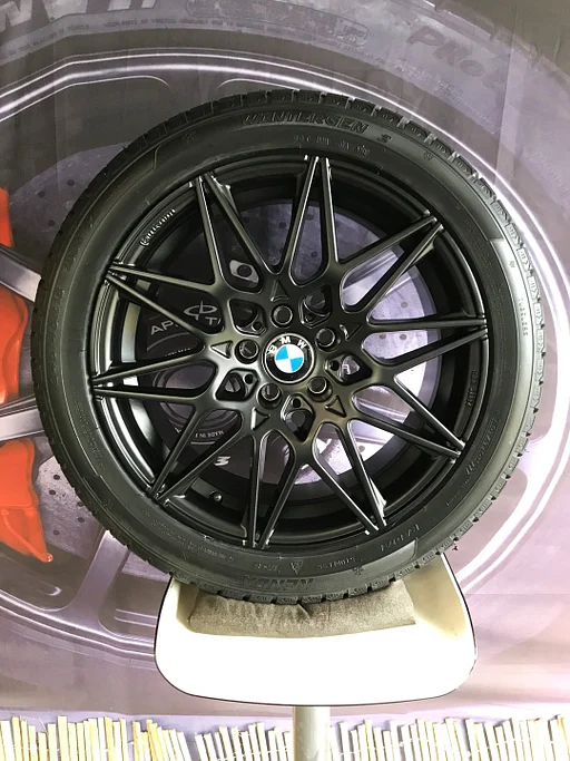 18 inch 5x112 BMW G30 / G20 Styling 666 Repl. Velgen + Winterbanden Nieuw incl TPMS sensoren