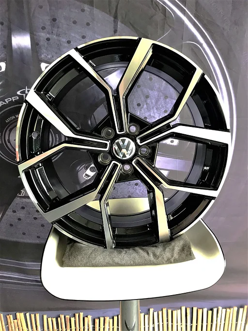 17 inch 5x100 VW Polo Faro Look Velgen Nieuw