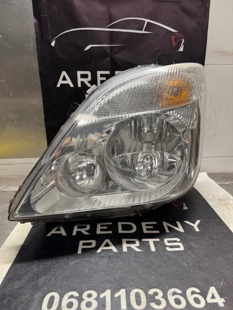 Mercedes Sprinter W906 Koplamp Links H7 Halogeen A9068200161