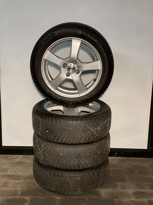 Dezent Alu 16inch velgen winterbanden 195/55R16 4x100 Vredestein Wintrac