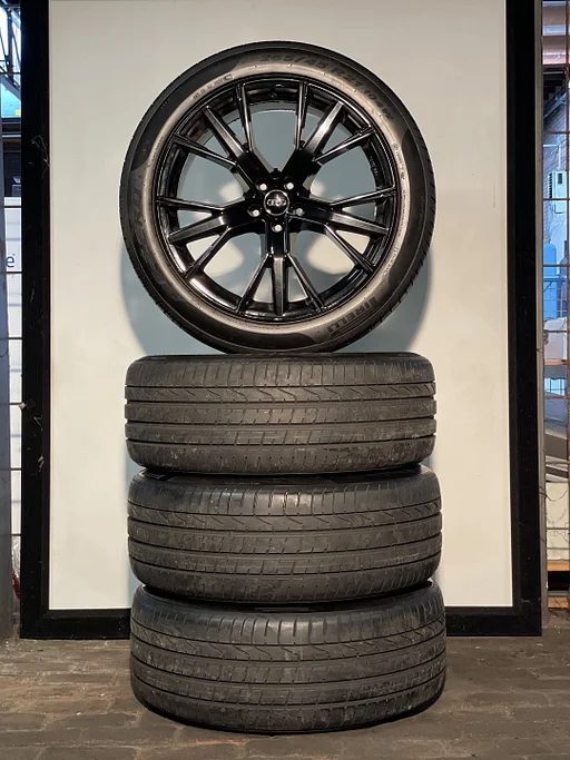 Audi Q8 21" Zwarte Velgen Zomerbanden 265/45R21 5x112 Pirelli Pzero