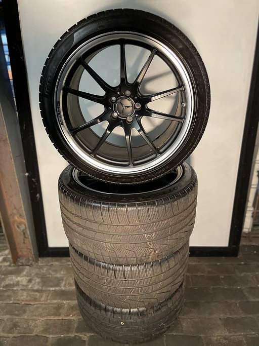 Mercedes-Benz AMG GT 20/19" Zwarte Velgen Winterband Breedset 5x112 Pirelli SottoZero