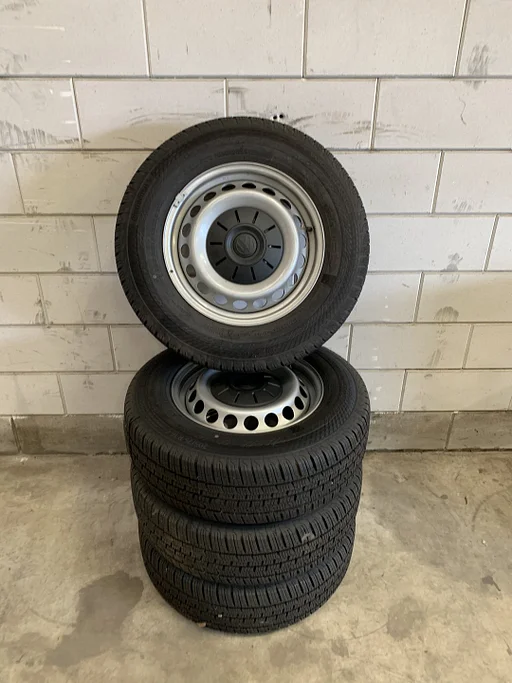 VW Crafter stalen velgen met naafdop Beschikbaar