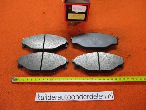 Remblokken voorzijde Toyota Hiace IV Hilux V  VI Nipparts J3602053  0446523040