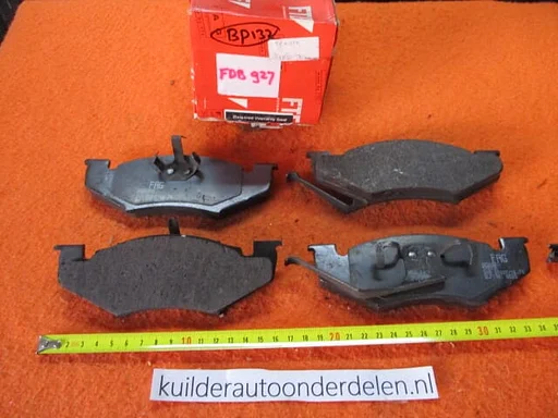 Remblokken voorzijde Chrijsler Voyager II FTE blf1041  04383397
