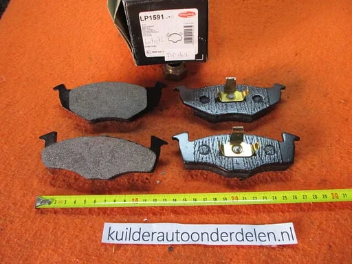 Remblokken voorzijde Seat Corcoba Ibiza II Toldeo I VW Golf II Vento Delphi LP1591 1H0698151A