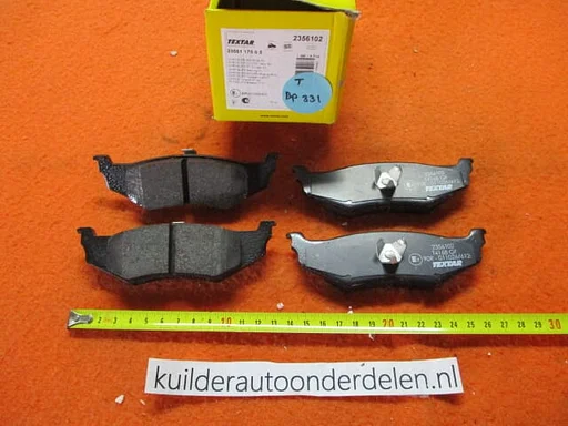 Remblokken achter Chrysler 300M Neon PT Cruiser Textar 2356102 BP331 04720644
