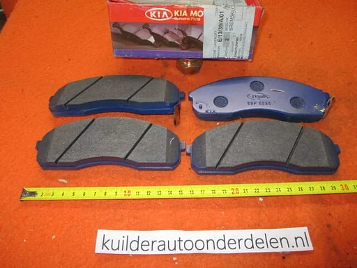 Remblokken voorzijde Kia Carnival Pregio Origineel Kia 0K56A2223Z