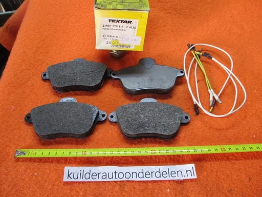Remblokken voorzijde Peugeot 605 BP520 2150714014   425089