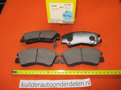 Remblokken voorzijde Mitsubishi Pajero  L300 L200 BP547 MB162524  2137301