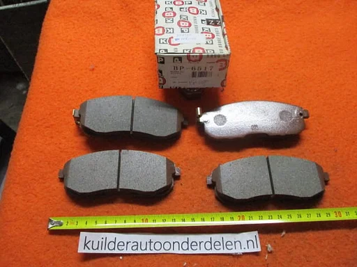 Remblokken voorzijde Nissan 200SX Maxima Kavo Parts BP6517  BP588  4106032R90