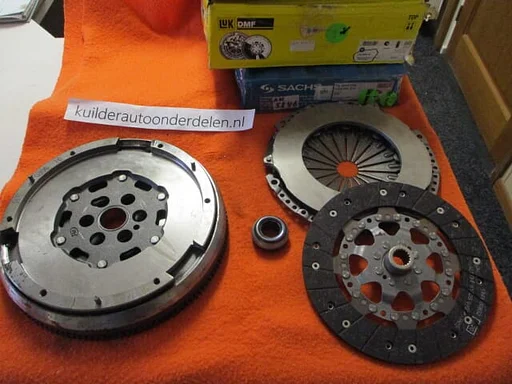 DMF Kit Citroen Peugeot 1.6HDI LUK/Sachs 600 0084 00 0532PS 204163