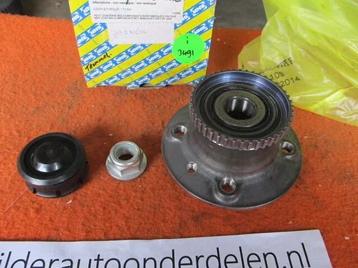 Wiellager wielnaaf achter  Renault megane I break Scenic (trommels) SNR