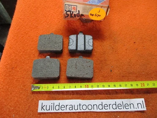 Remblokken voorzijde Skoda 105,120 rapid BP670 QH bp626