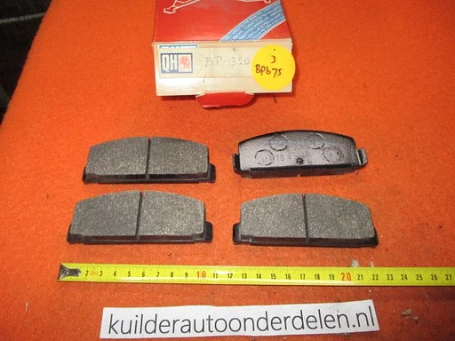 Remblokken achter Mitsubishi Galant IV Sapporo Starion bp675  bp320
