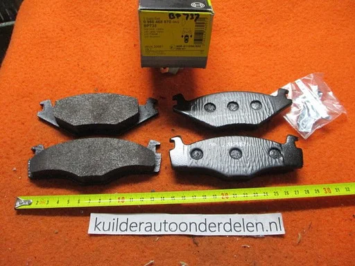 Remblokken voorzijde VW golf I  II III Seat Ibiza II BP737 bosch 171698151F
