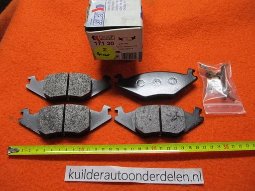 Remblokken voorzijde Seat Ibiza II VW Golf II Polo Coupe Remsa BP738  171615119D