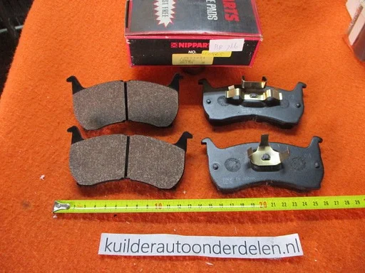 Remblokken voorzijde Mazda 626II bp766 Nipparts J363001 F03049280A
