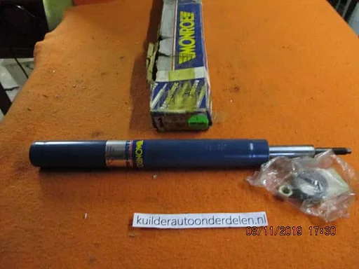 Nieuwe schokdemper achter Nissan Stanza MONROE