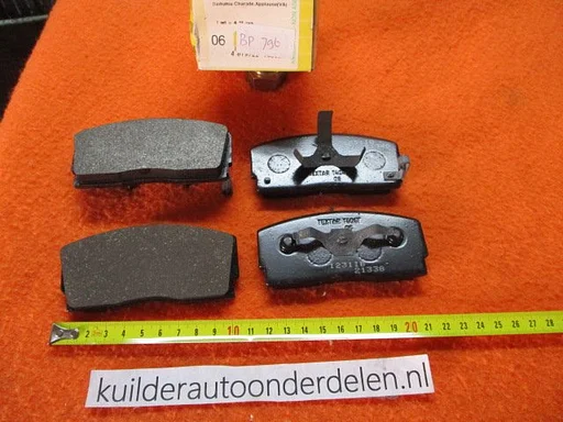 Remblokken voorzijde Daihatsu Applause I en II Charade III BP796 21338140
