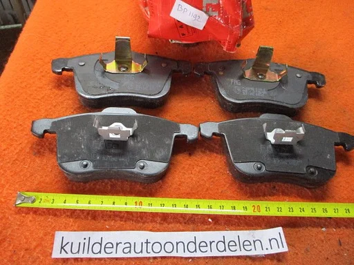 Remblokken voorzijde Opel Signum Vectra C Saab 9-3 BP1192 FTE  1605079
