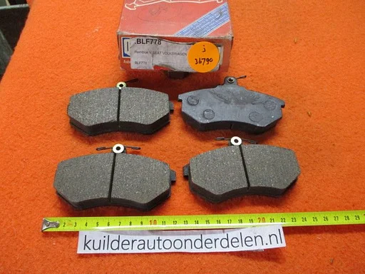 Remblokken voorzijde Audi 80 90 B2 VW Golf II GTI Golf III 36790 QH BP778  357698151A