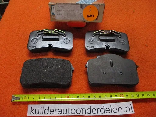 Remblokken voorzijde Audi C4 S4 Turbo Quattro V8 Quattro 36813 BP883  441698151