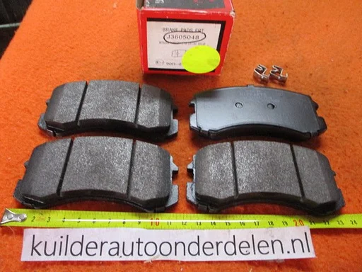 Remblokken voorzijde Mitsubishi Lancer VII Nipparts J3605048  MN102878