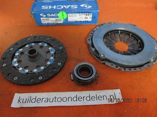 Koppelingset Toyota Avensis  Corolla Rav 4  2.0d4d SACHS