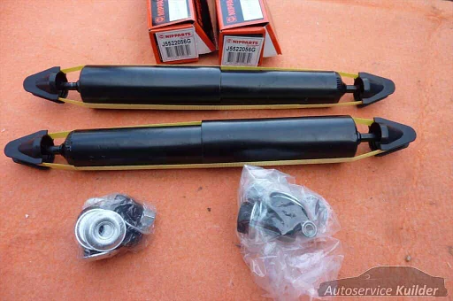 Set Schokdempers achterzijde Toyota Previa Nieuw Nipparts