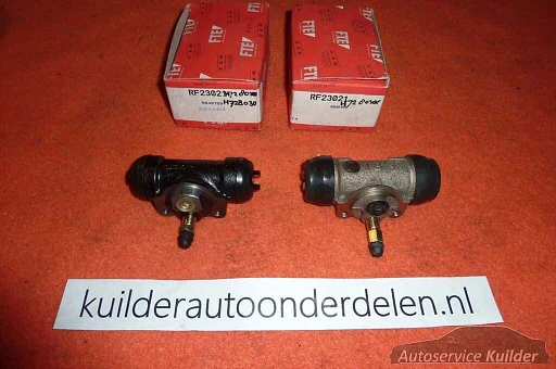 Remcilinder L+R Toyota Hi Lux4X4  VW Taro Bekend Merk Nieuw in de doos,